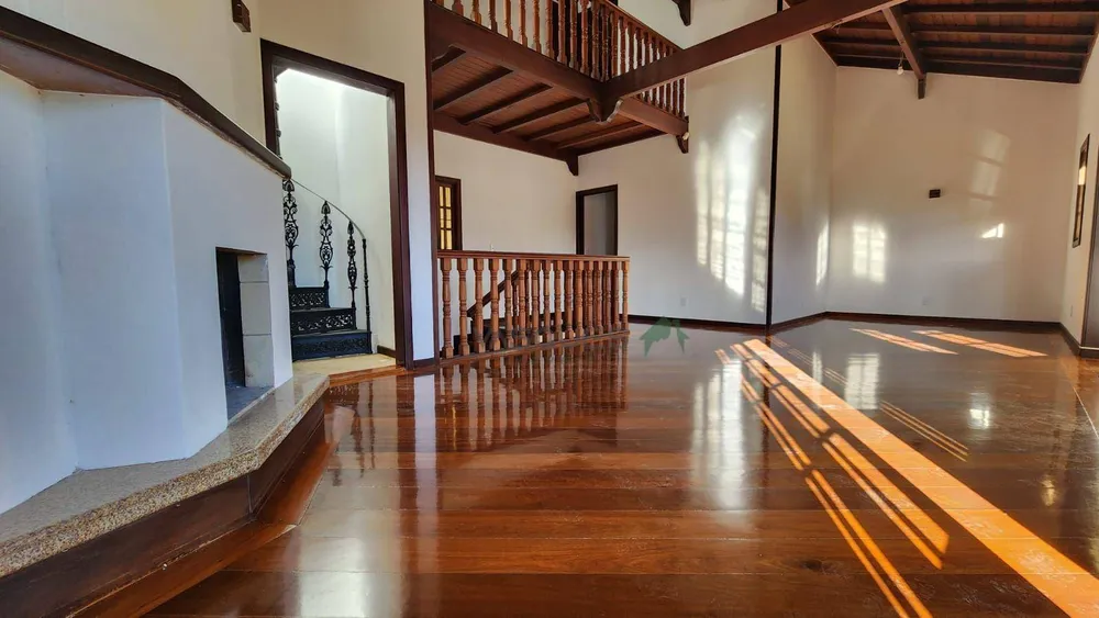 Casa, 3 quartos, 236 m² - Foto 1