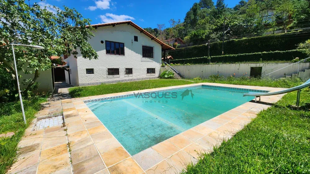 Casa, 3 quartos, 246 m² - Foto 1
