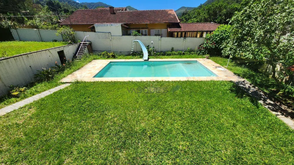 Casa, 3 quartos, 246 m² - Foto 3