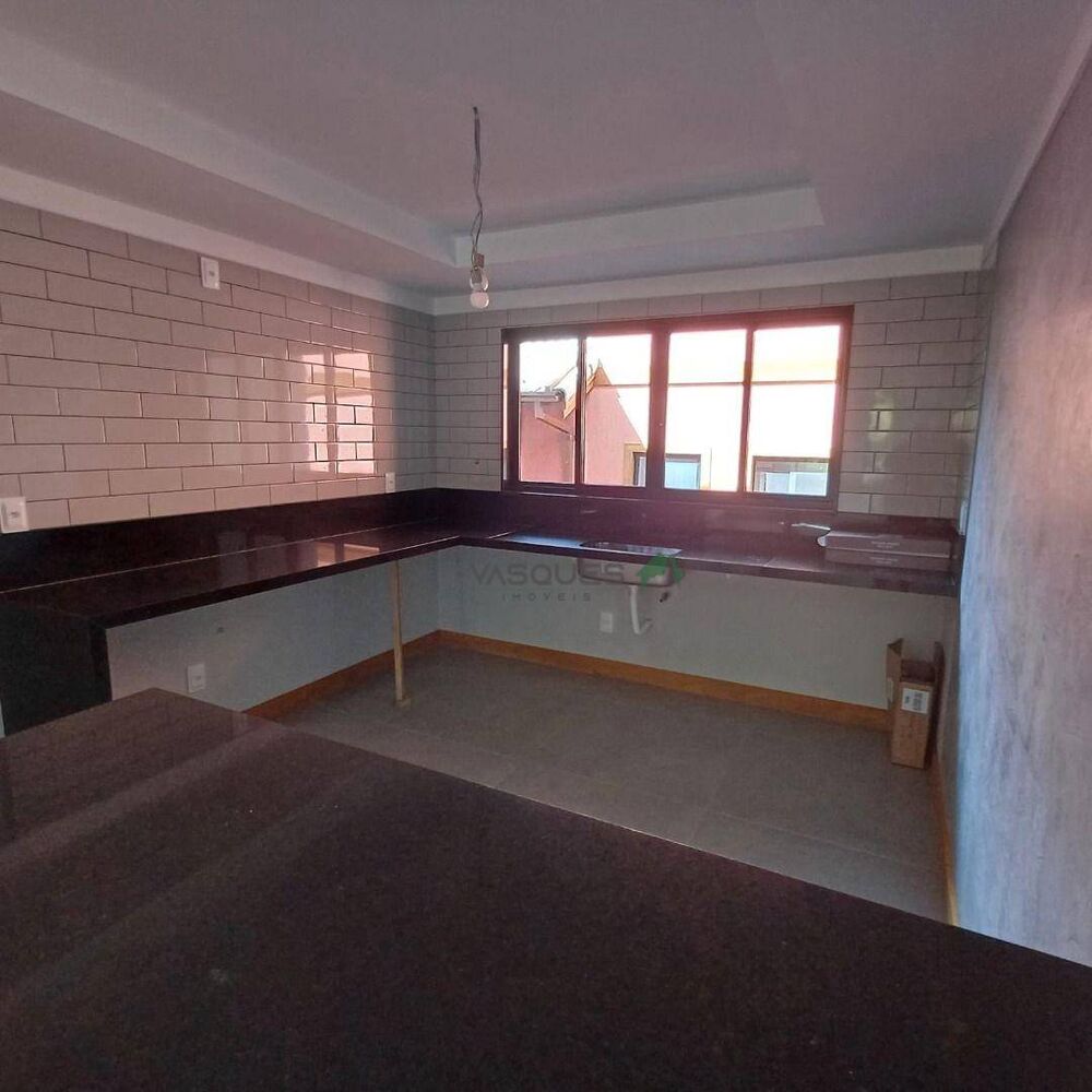 Casa de Condomínio à venda com 3 quartos, 220m² - Foto 3