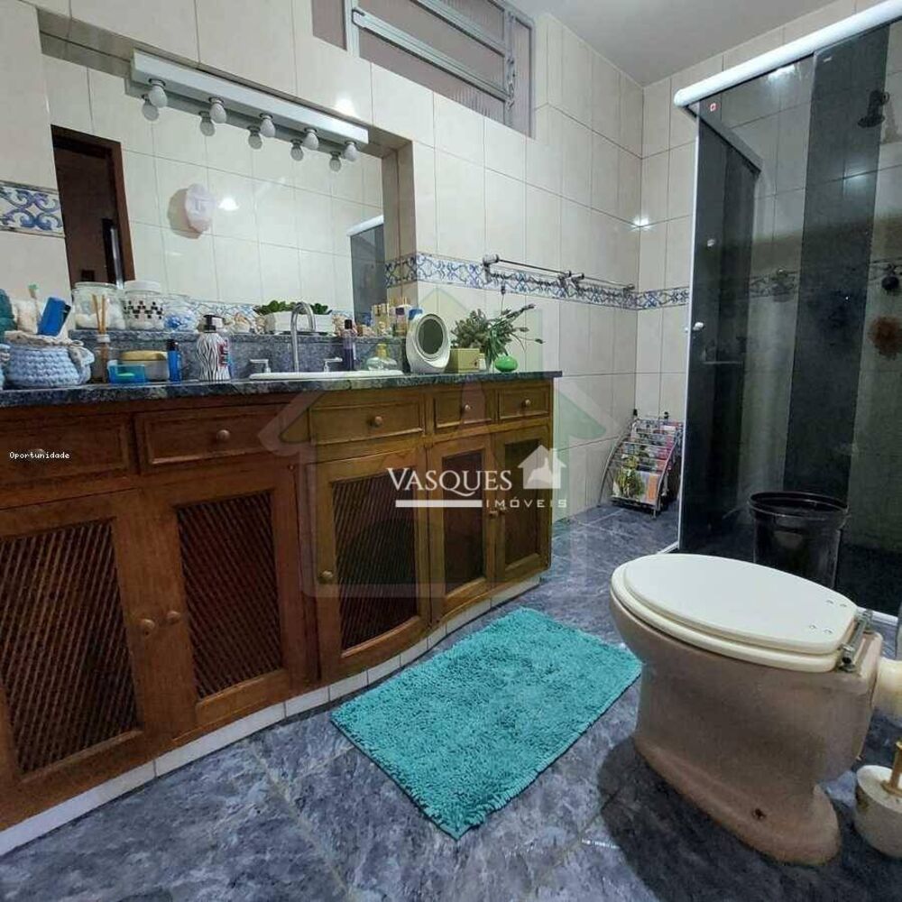 Casa à venda com 3 quartos, 316m² - Foto 3