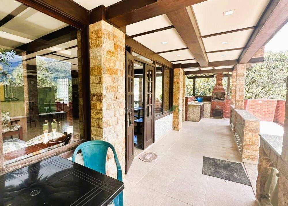 Casa à venda com 4 quartos, 315m² - Foto 9