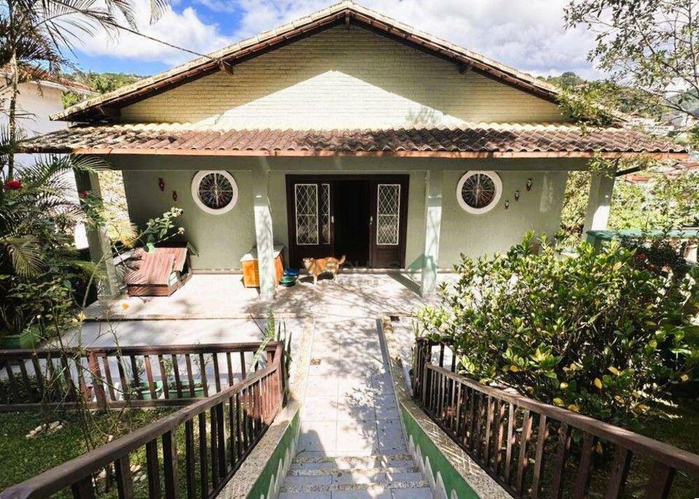 Casa à venda com 4 quartos, 315m² - Foto 2