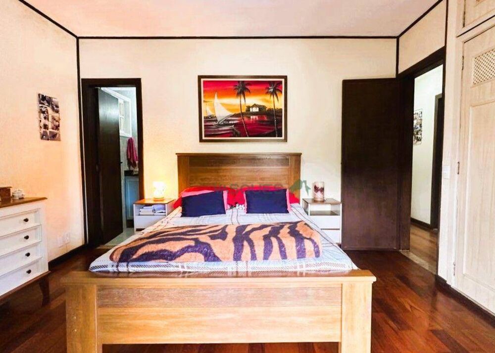 Casa à venda com 4 quartos, 315m² - Foto 5