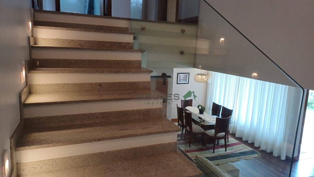 Casa de Condomínio à venda com 3 quartos, 199m² - Foto 1