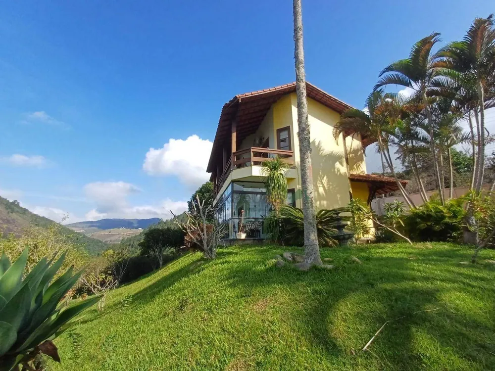 Casa, 4 quartos, 224 m² - Foto 1
