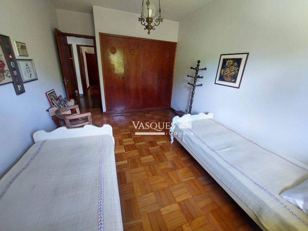 Casa, 3 quartos, 245 m² - Foto 4