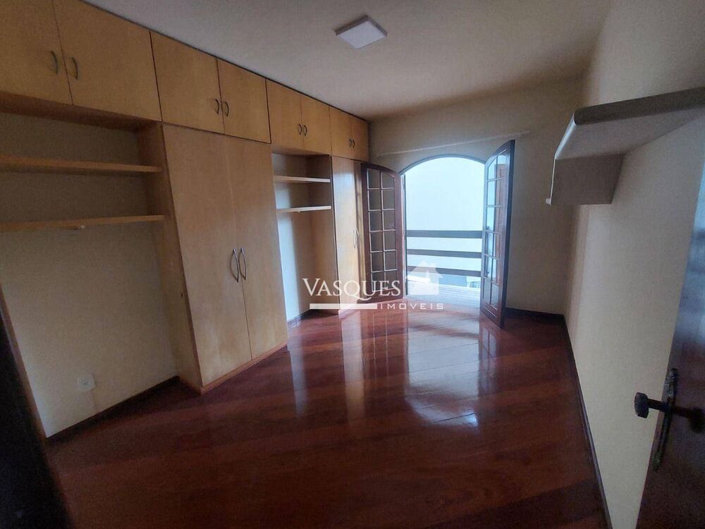 Casa para alugar com 3 quartos, 81m² - Foto 4