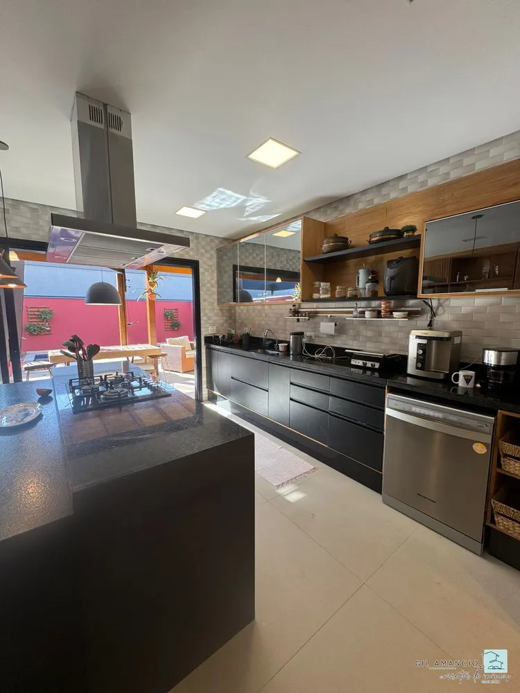 Casa, 4 quartos, 178 m² - Foto 1