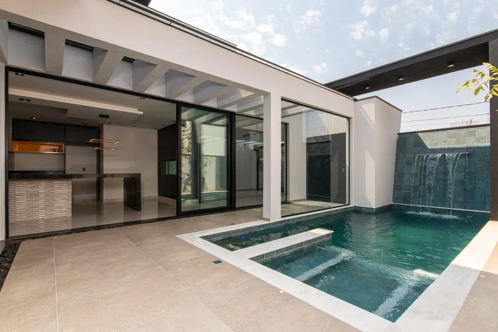Sobrado, 4 quartos, 385 m² - Foto 1