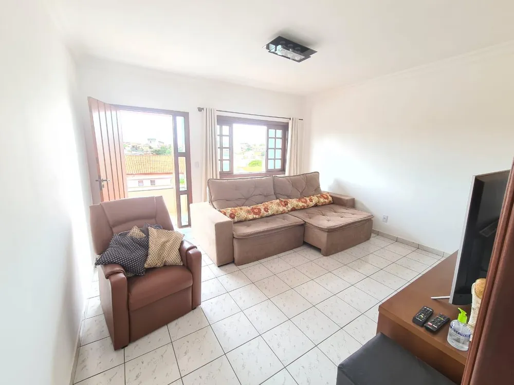 Casa, 3 quartos, 243 m² - Foto 2
