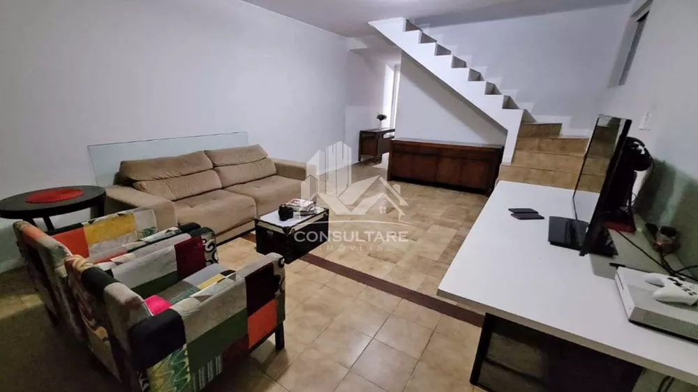 Casa à venda com 3 quartos, 181m² - Foto 2