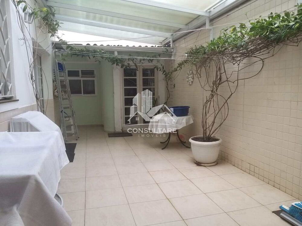Casa à venda com 3 quartos, 200m² - Foto 2