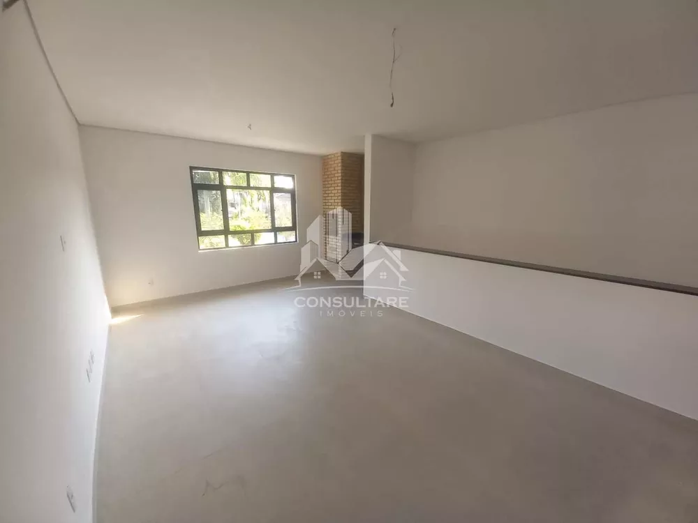 Casa à venda com 2 quartos, 80m² - Foto 1