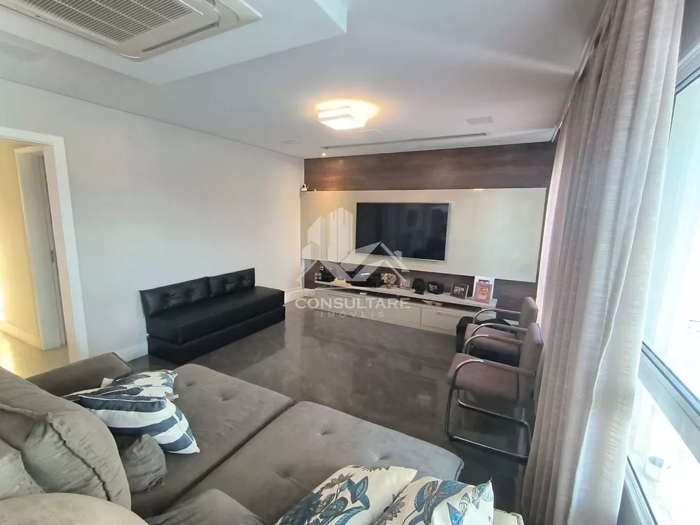 Apartamento à venda com 3 quartos, 189m² - Foto 4