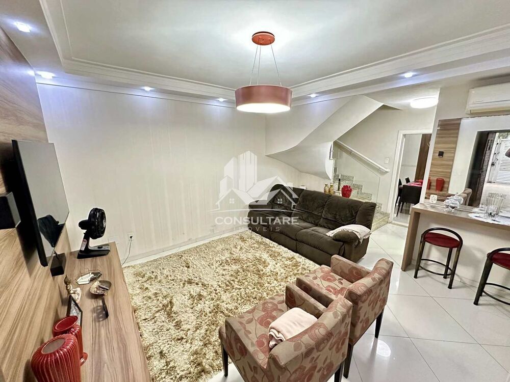 Casa à venda com 4 quartos, 113m² - Foto 2