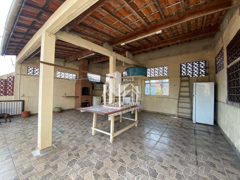Casa à venda com 4 quartos, 300m² - Foto 8