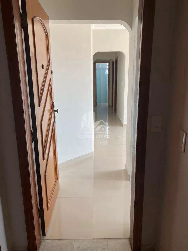 Apartamento à venda com 2 quartos, 67m² - Foto 2