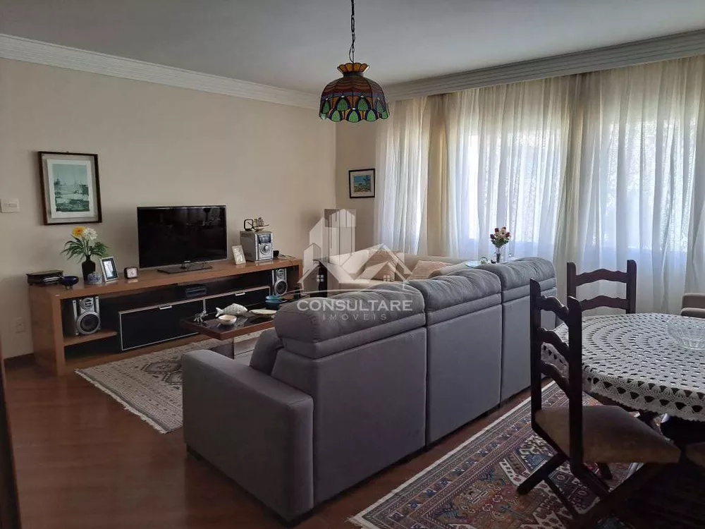 Apartamento à venda com 3 quartos, 183m² - Foto 2