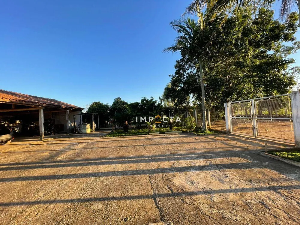 Chácara, 3 quartos, 2200 m² - Foto 1