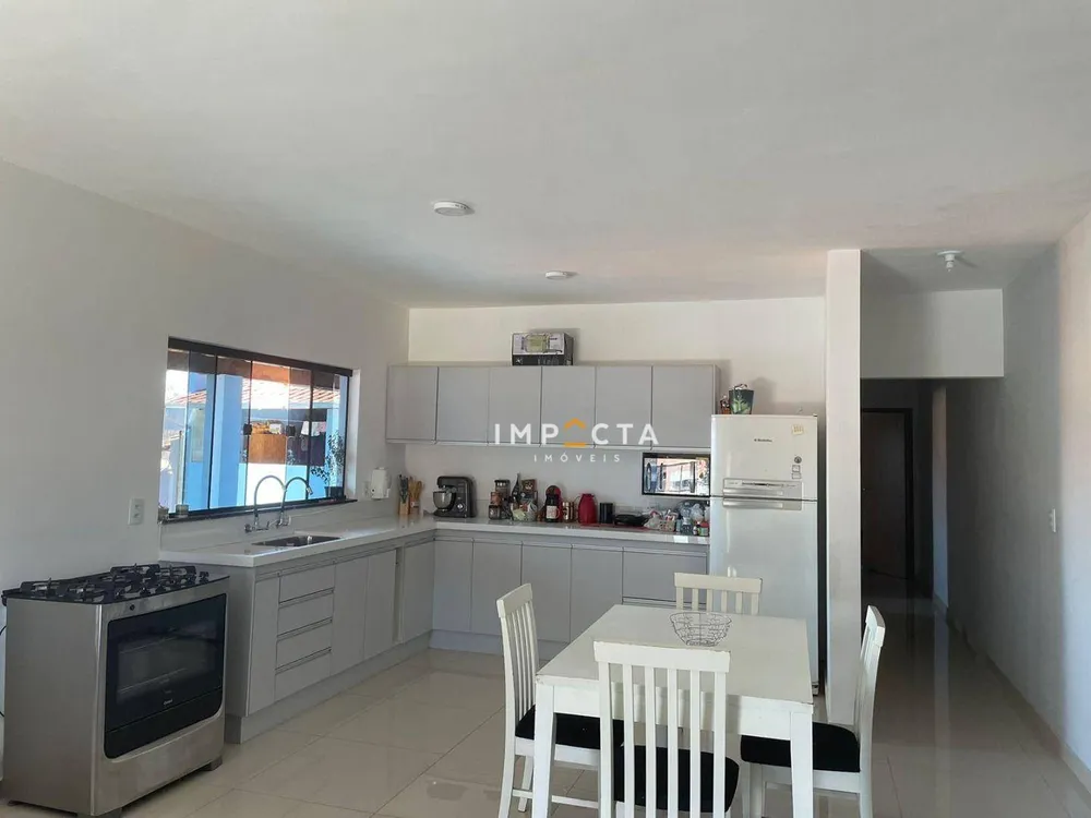 Casa, 4 quartos, 257 m² - Foto 2
