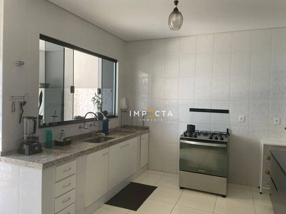 Casa, 4 quartos, 257 m² - Foto 3