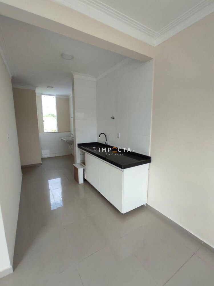 Apartamento à venda com 2 quartos, 75m² - Foto 2