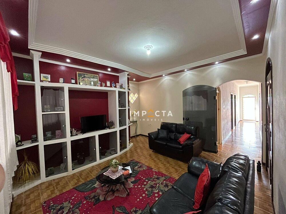 Casa à venda com 3 quartos, 200m² - Foto 1