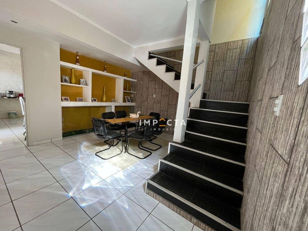 Casa à venda com 3 quartos, 200m² - Foto 3
