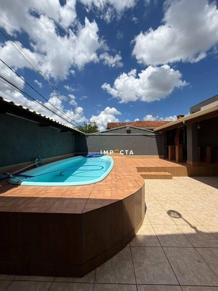 Casa, 3 quartos, 216 m² - Foto 2