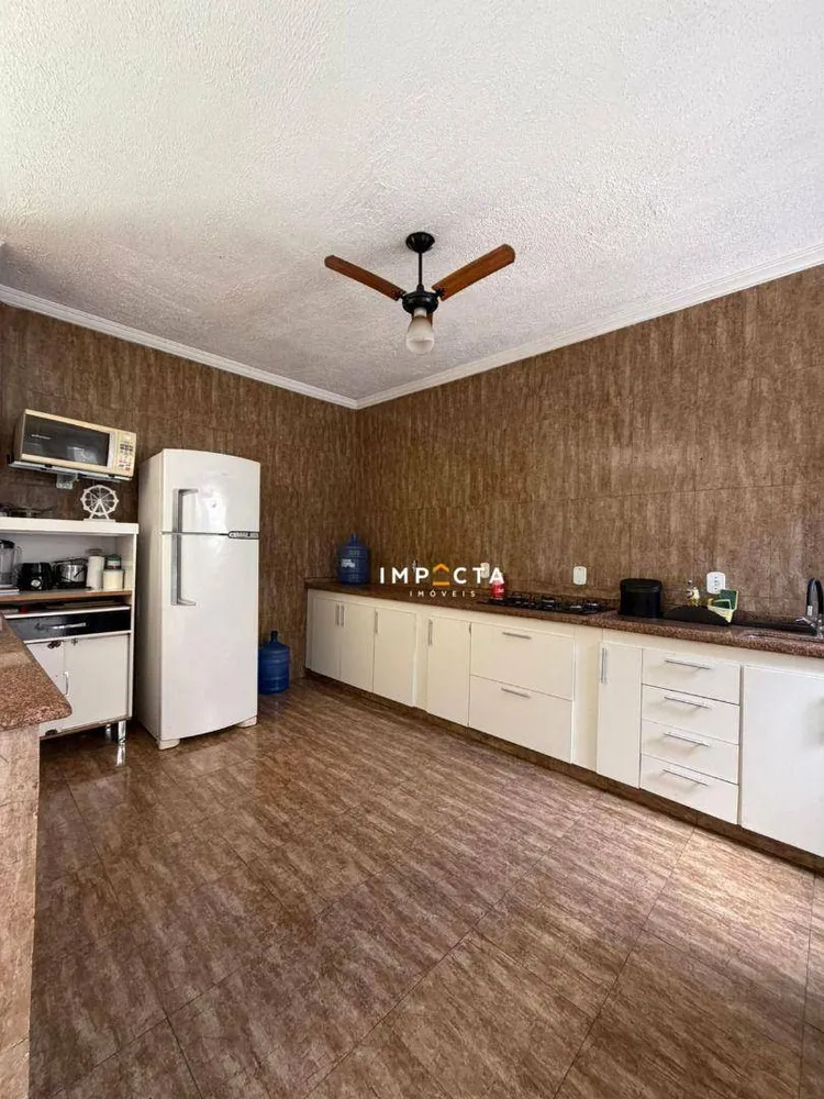 Casa, 3 quartos, 216 m² - Foto 8