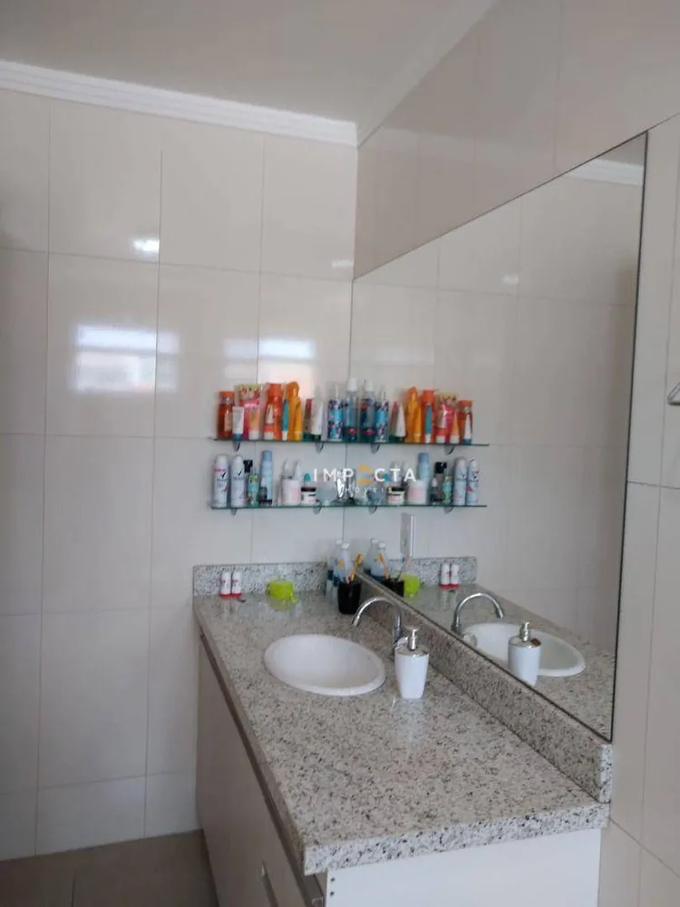 Casa, 3 quartos, 246 m² - Foto 3