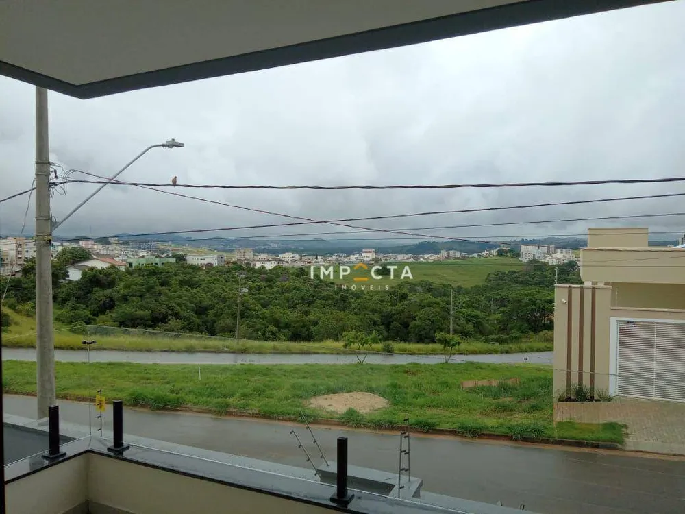 Casa, 3 quartos, 202 m² - Foto 1