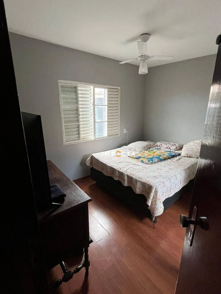 Casa, 4 quartos, 245 m² - Foto 8