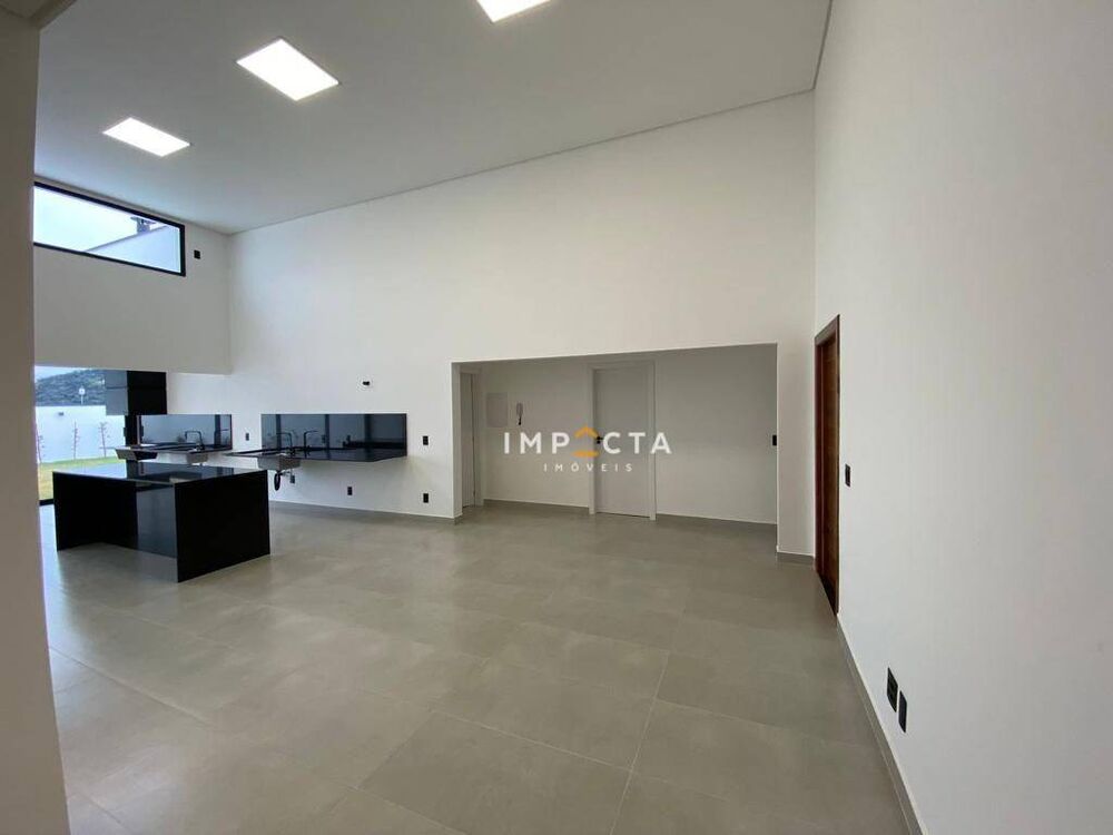 Casa à venda com 3 quartos, 180m² - Foto 2