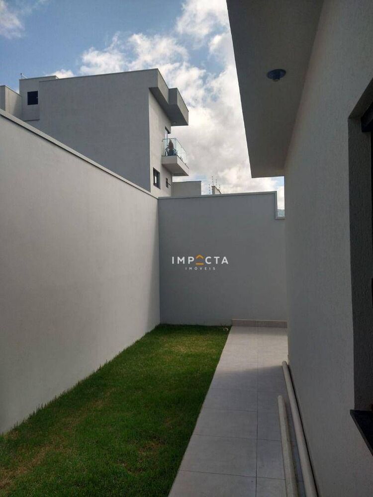 Casa à venda com 2 quartos, 80m² - Foto 2