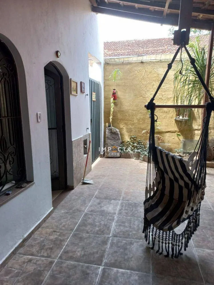 Casa, 5 quartos, 212 m² - Foto 1