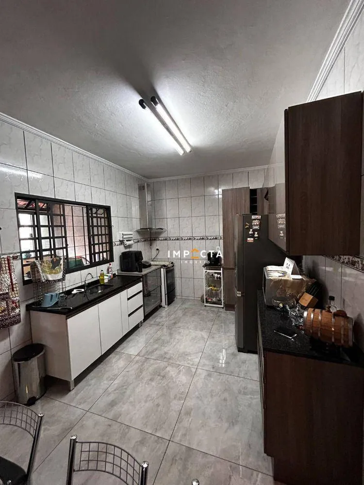 Chácara, 4 quartos, 600 m² - Foto 1
