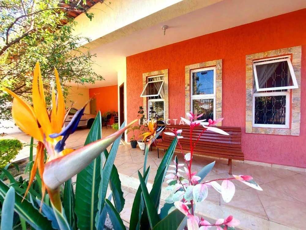 Casa, 3 quartos, 186 m² - Foto 1