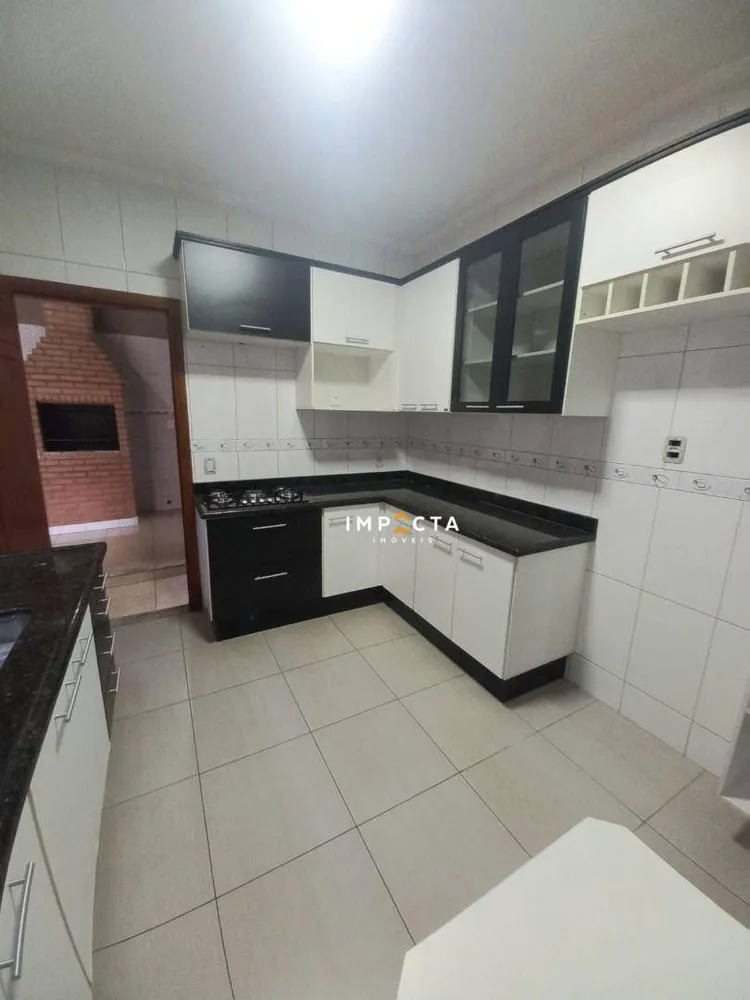 Casa, 3 quartos, 179 m² - Foto 1