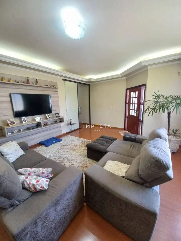 Casa, 4 quartos, 192 m² - Foto 2