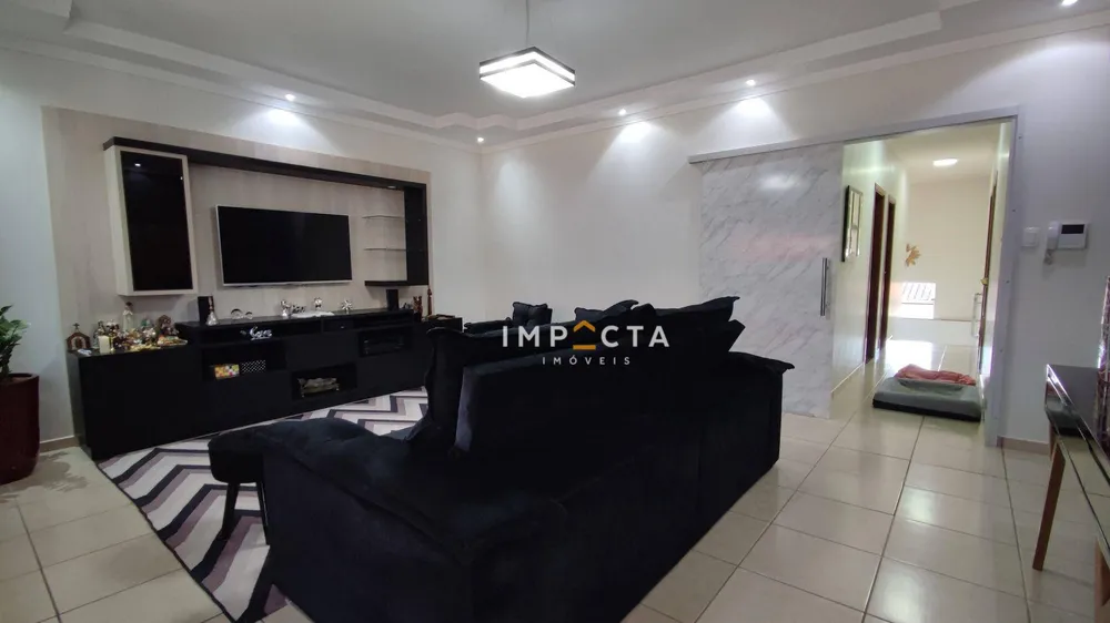Casa, 3 quartos, 270 m² - Foto 1