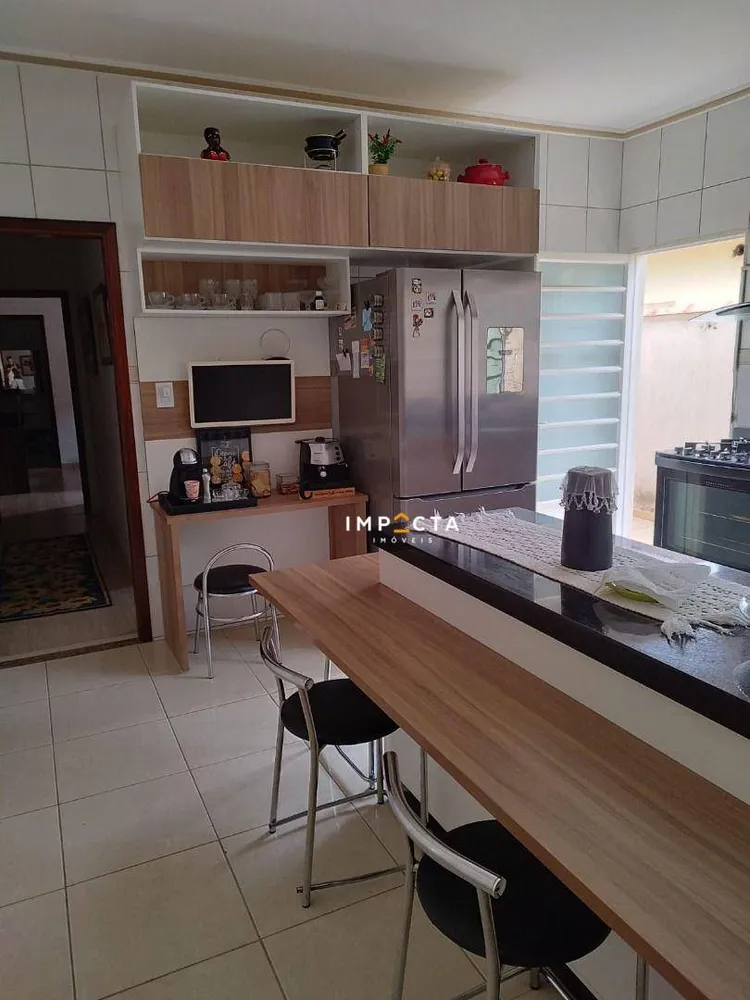 Casa, 3 quartos, 122 m² - Foto 1