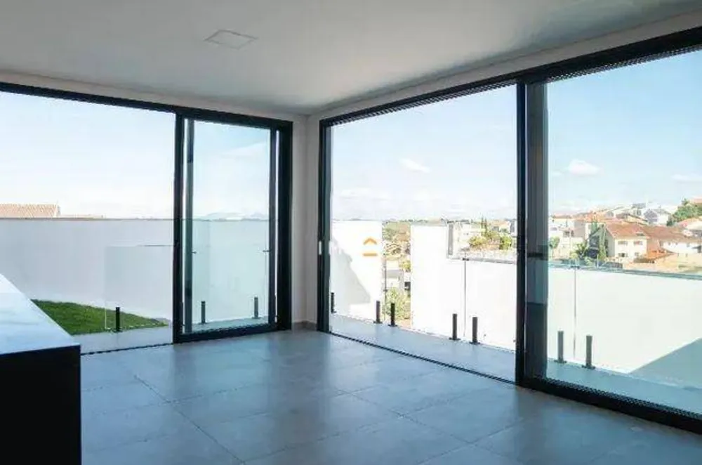 Casa, 3 quartos, 323 m² - Foto 1