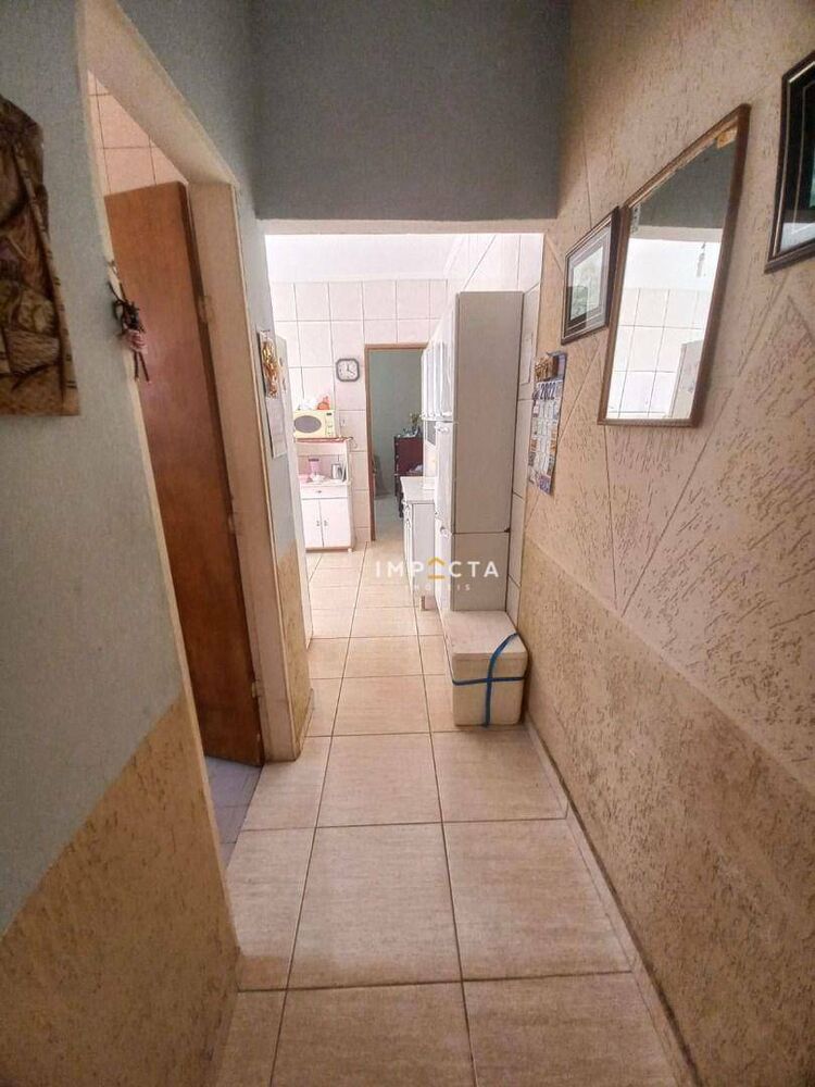 Casa à venda com 2 quartos, 95m² - Foto 2