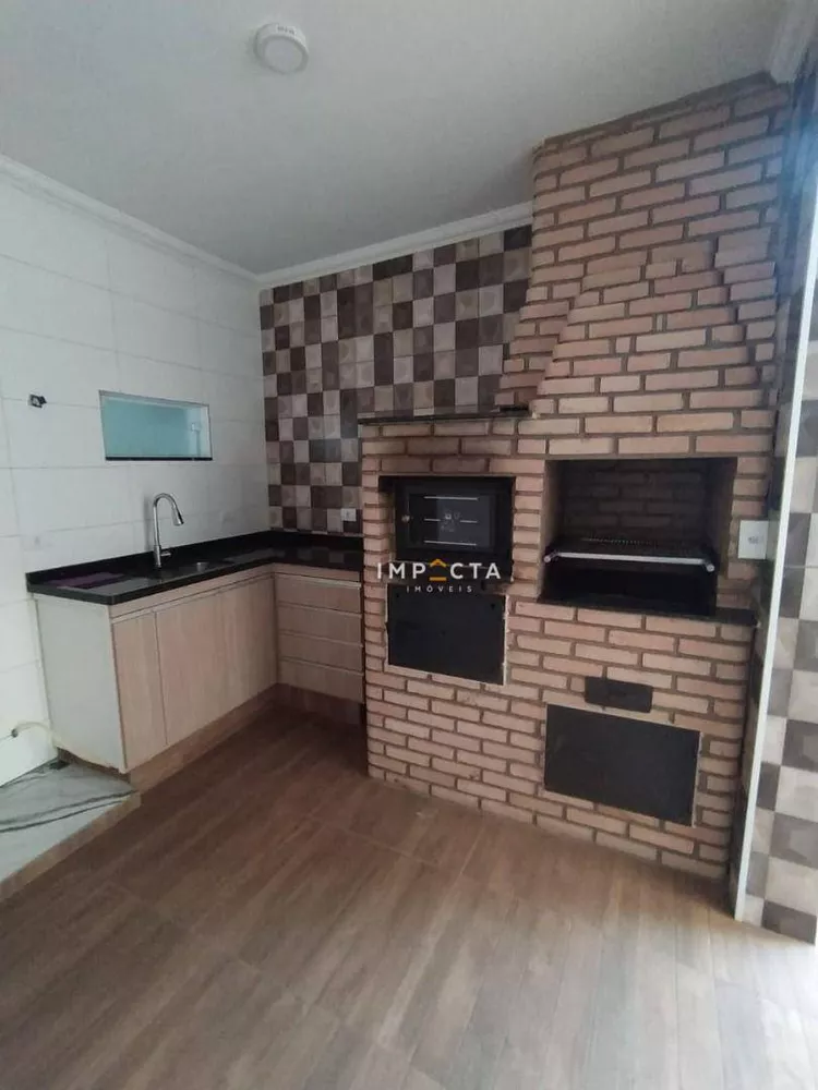 Casa à venda com 4 quartos, 220m² - Foto 1