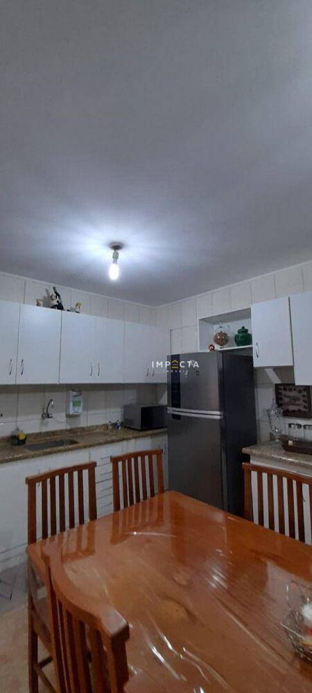 Casa à venda com 4 quartos, 272m² - Foto 2