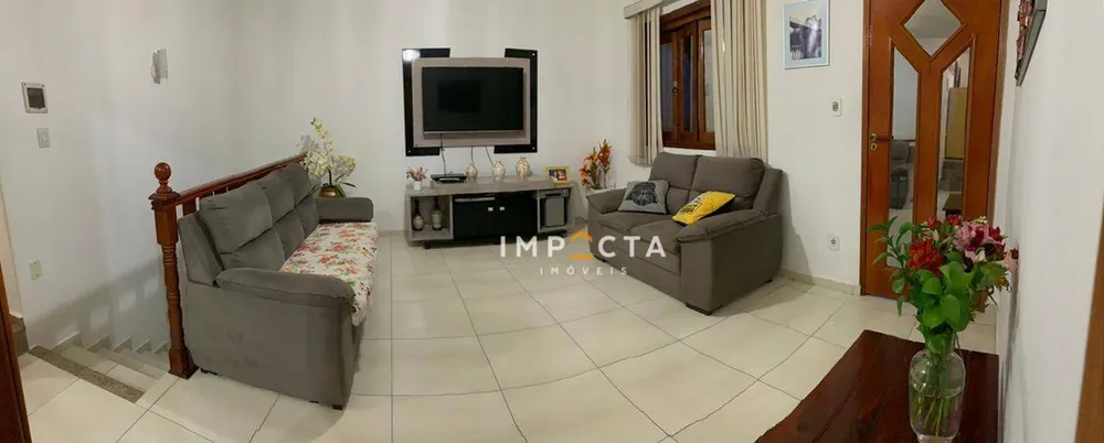 Casa, 3 quartos, 212 m² - Foto 2