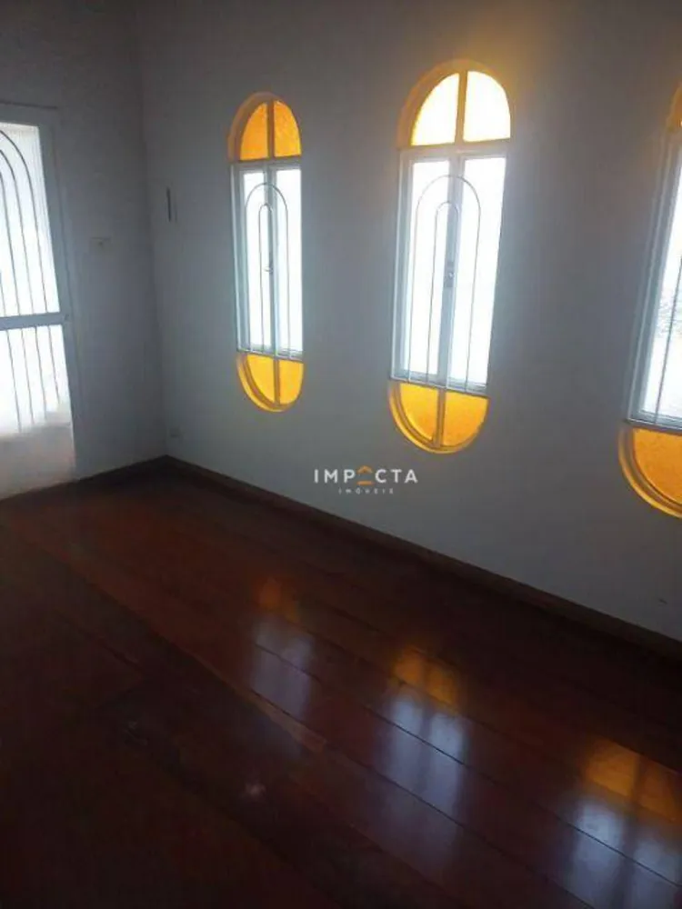 Casa, 6 quartos, 246 m² - Foto 1