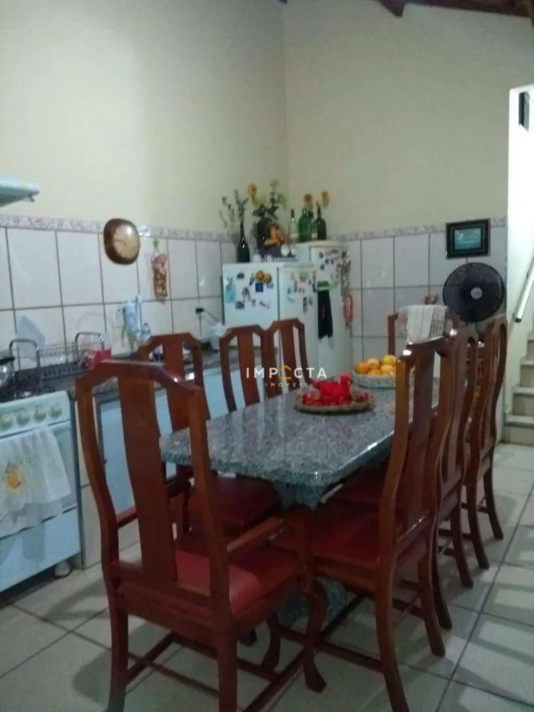 Casa, 4 quartos, 130 m² - Foto 1